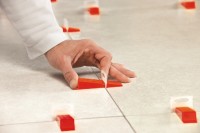 Vorschau: Verlegefix Basis-Set L 2 mm / Kunststoff-Zange / 100 Laschen / 100 Keile Vorschau: Verlegefix Basis-Set L 2 mm / Kunststoff-Zange / 100 Laschen / 100 Keile